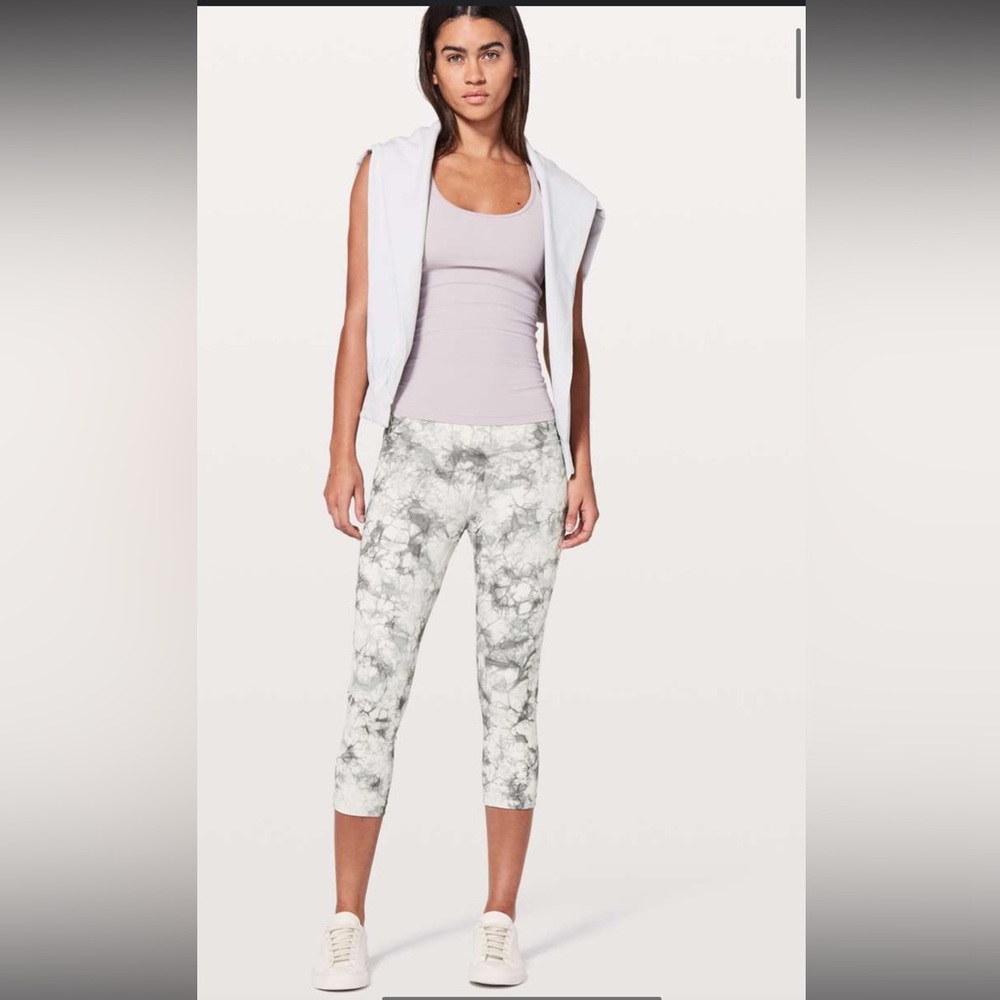 Lululemon Wunder Under Crop HR 21” Dual Shibori Antique White Baltic Grey Sz 6